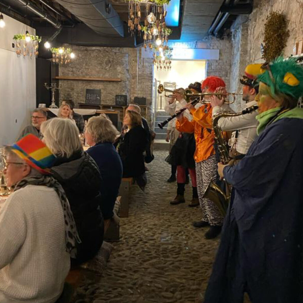 schnitzelbank emanze mit ranze fasnacht 2024 weinfelden WYFELDER lokal informiert 09 1024x1024